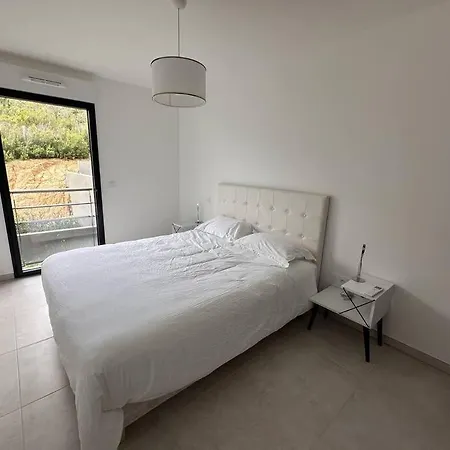 Apartment T4 Avec Terrasse Face *